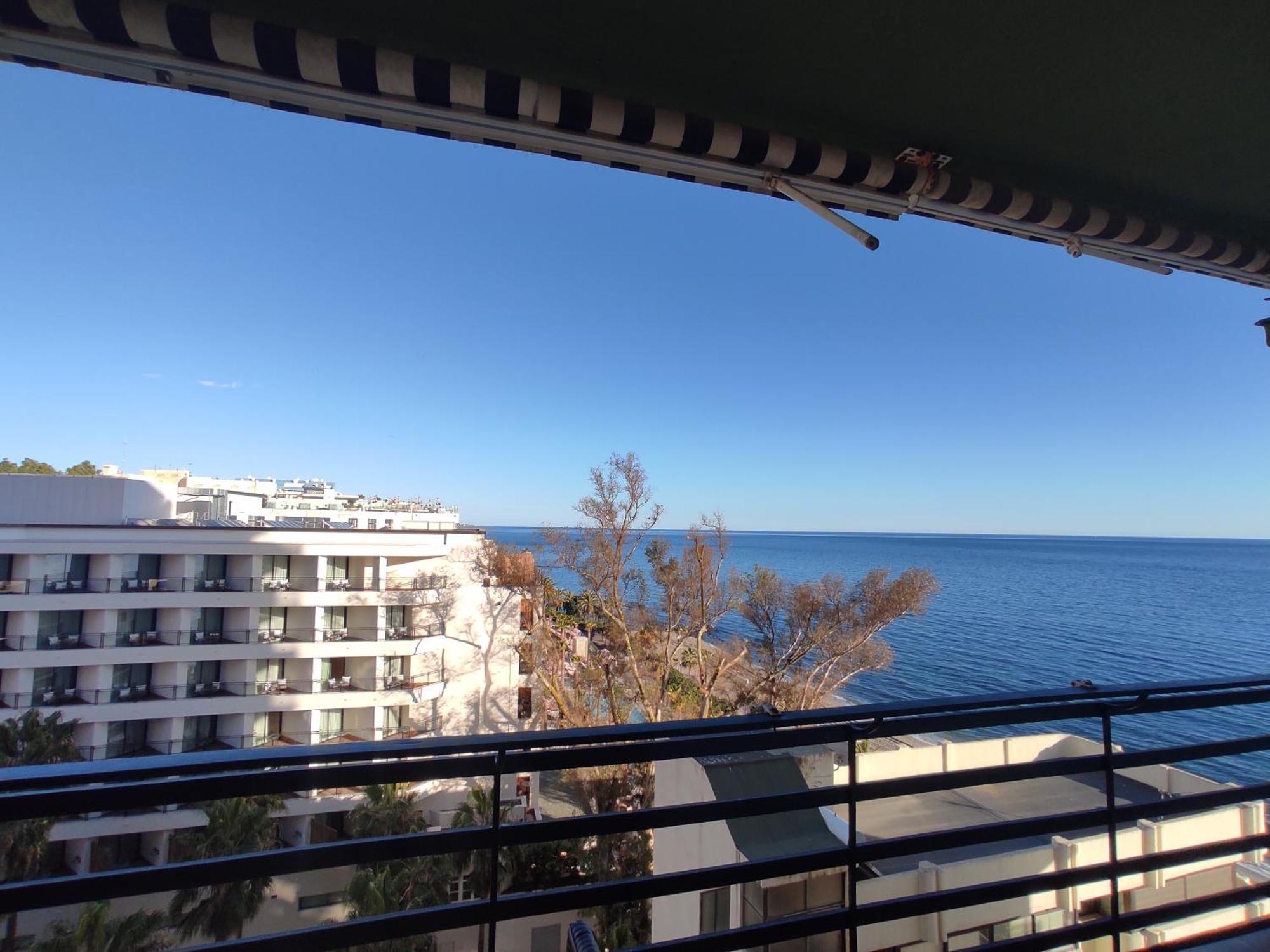 Apartamento En Primera Linea De Playa B Centro De Marbella Bagian luar foto
